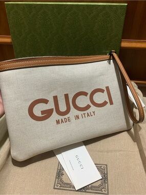 Brand New Gucci Canvas Wristlet/Pouch ✨